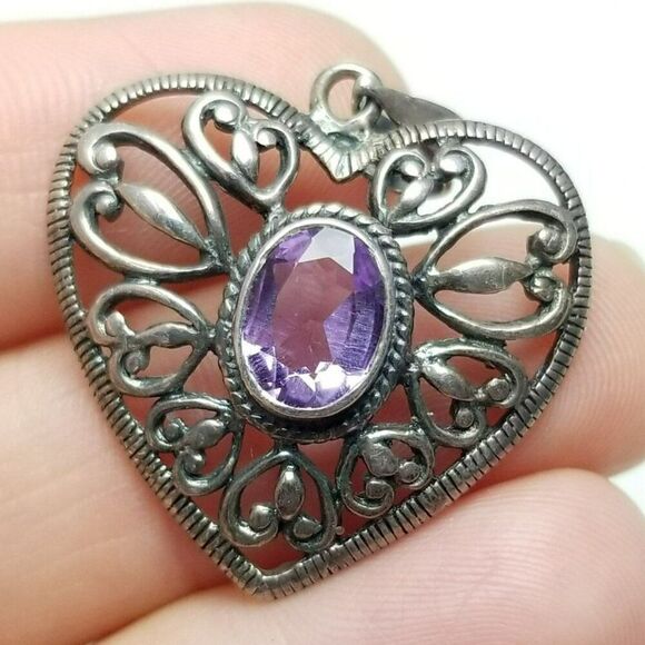 Vintage Sterling Silver Heart Shape Pendant Oval Purple Rhinestone Center Estate - Picture 1 of 7